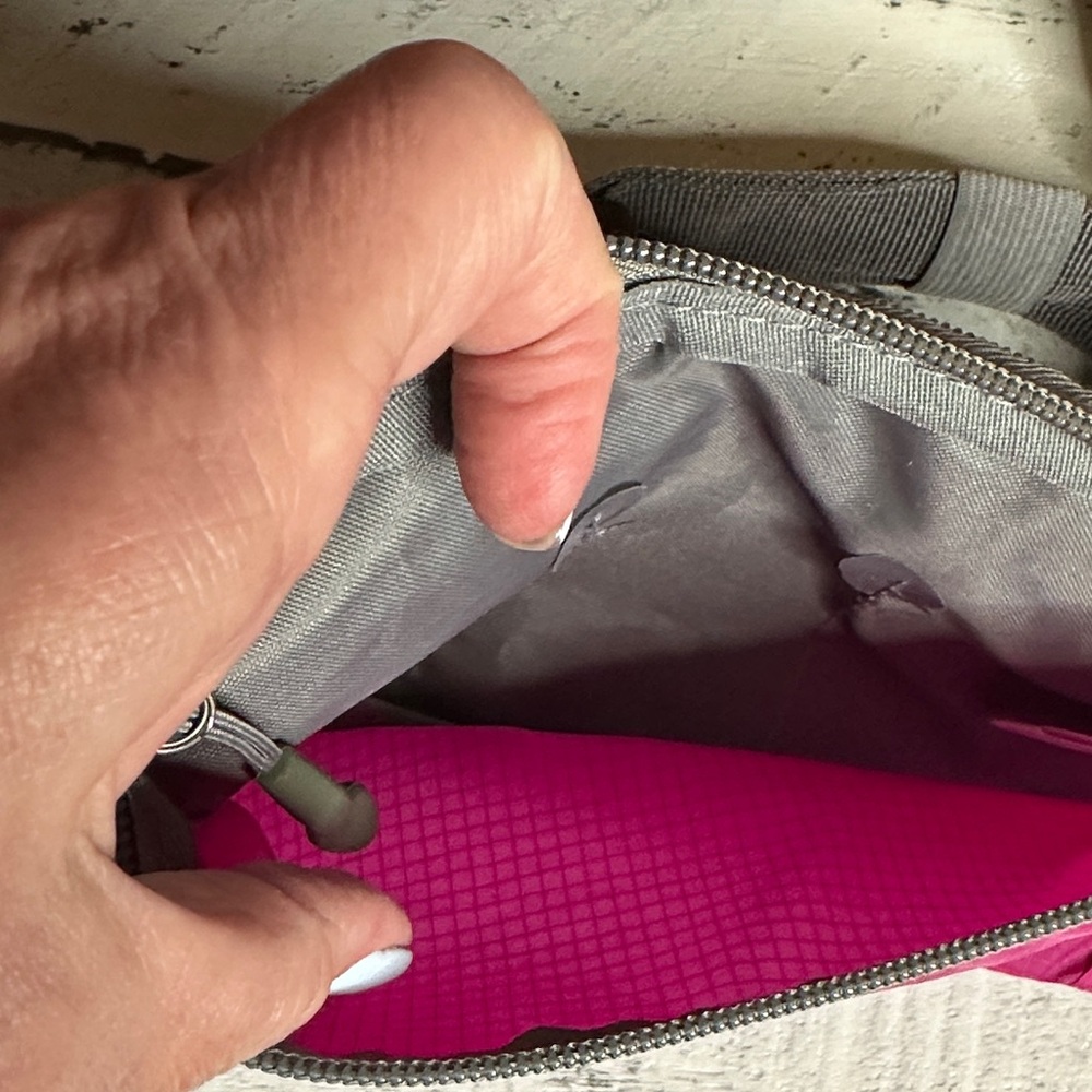 Travelon Waist Pack - Picture 4 of 6
